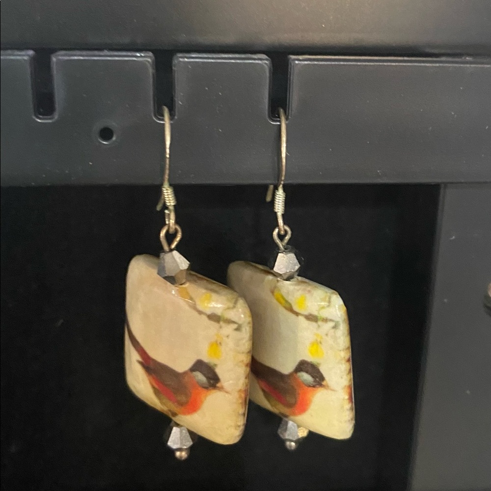 Vintage fall bird motif earrings.